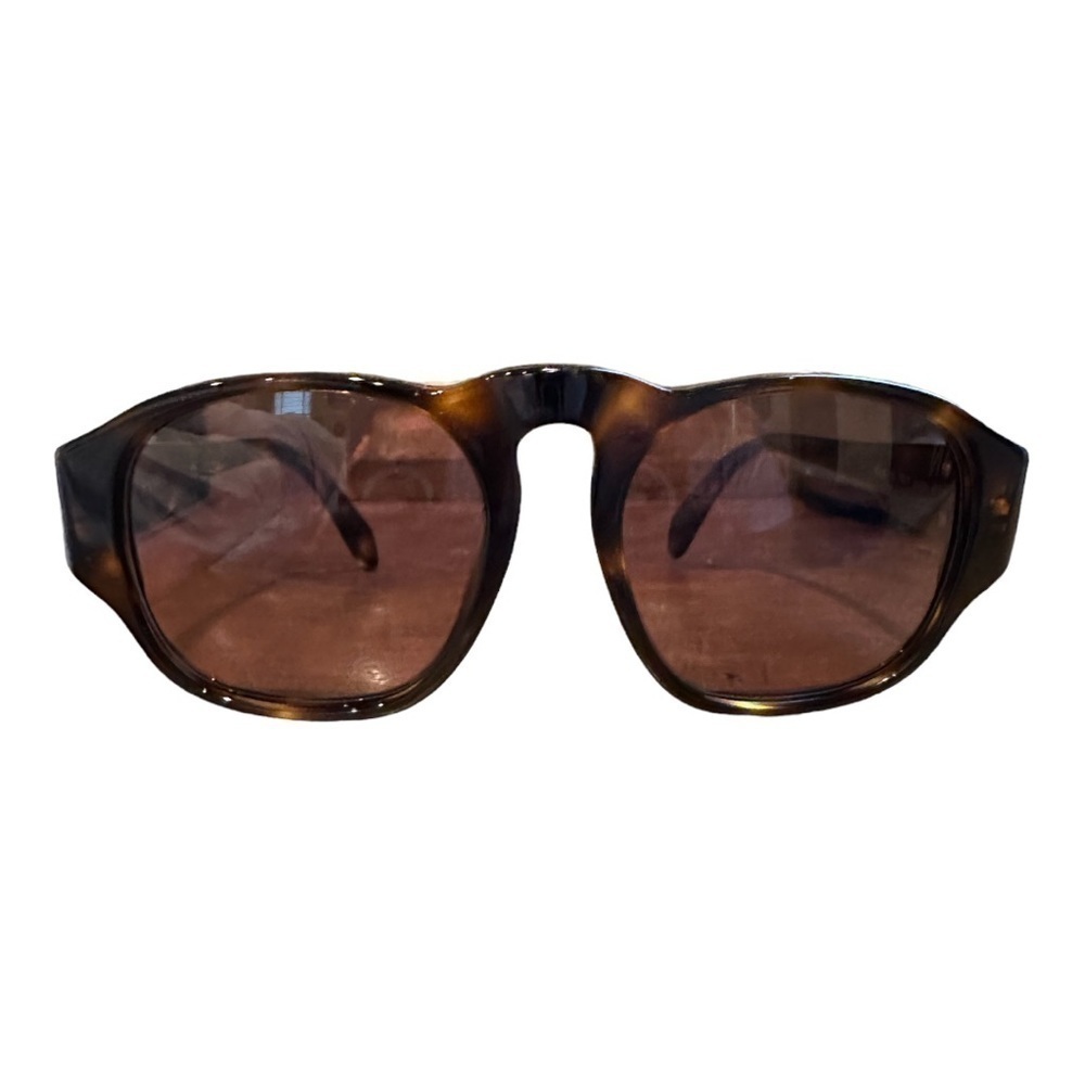 90’s Vintage Chanel Sunglasses - Picture 6 of 11
